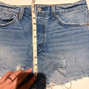 Levi's 501 Denim Shorts Womens 29 Blue Excellent White Oak Cone‎ Denim Cutoffs thumbnail 11