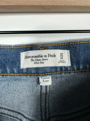 Abercrombie & Fitch The Mom Short Mid Rise Curve Love Distressed Denim Shorts 32 thumbnail 7