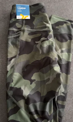Old Navy High-Rise Camo Powersoft 7/8 Ankle Leggings thumbnail 1