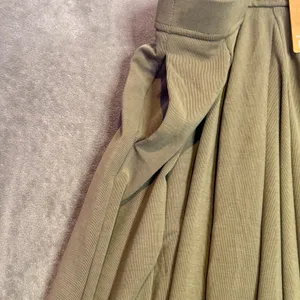 OGL Pleated Midi Volume Skirt Womens S Green Ribbed Pockets Office Capsule NEW thumbnail 3