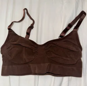 SKIMS Brown Seamless Scoop Bralette thumbnail 1