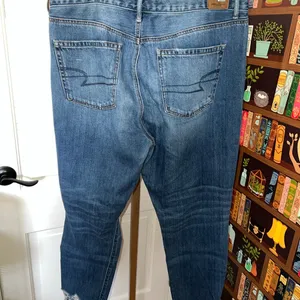 American Eagle Hi-Rise Girlfriend Distressed Jeans size 16 thumbnail 5