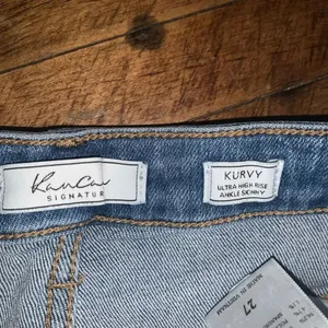 Kancan Kurvy high rise stretchy distressed 27 jeans thumbnail 2