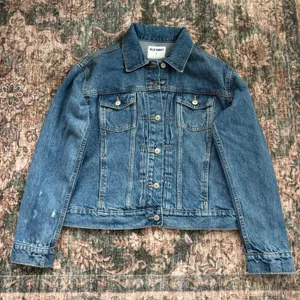 Old Navy Denim Jacket M Relaxed Classic Medium Wash Trucker Fall Layering Preppy thumbnail 1