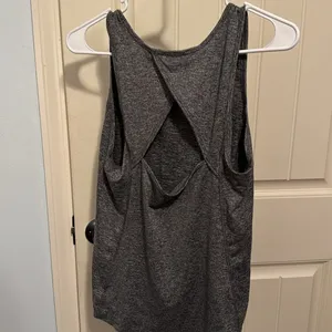 Old navy tank top thumbnail 2