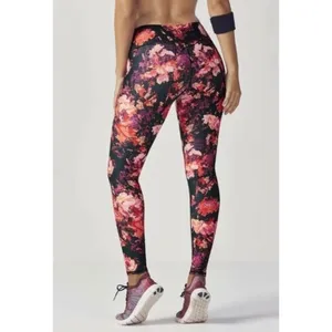 NWT Fabletics Salar Legging Get to Know me Small thumbnail 4
