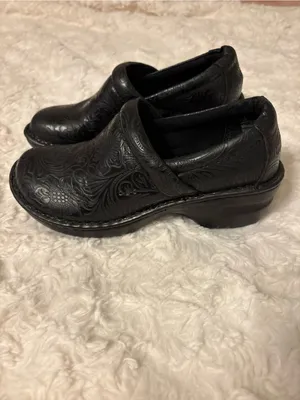 O.C. Black Tooled Floral Leather Clogs Shoes 6.5 thumbnail 2