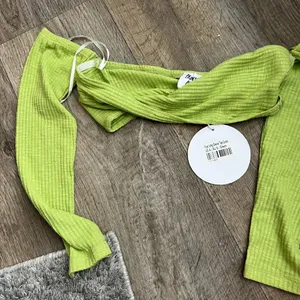 NWT Princess Polly Faye Long Sleeve Top green size 4 thumbnail 1