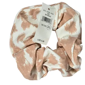 Aerie 4 Piece Scrunchie Set Floral Pink Giraffe Print Yellow Daisy‎ thumbnail 2