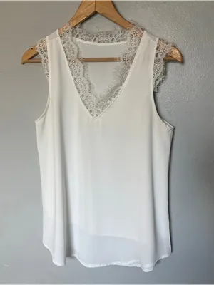Anthropologie White Lace V-Neck Sleeveless Top thumbnail 3