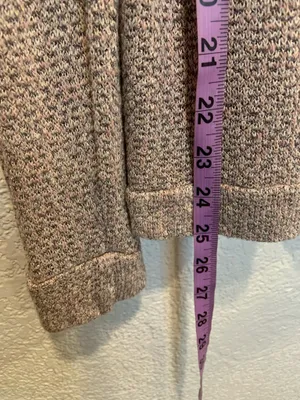 Women's American Eagle Outfitters V Neck Soft Knit Pullover Sweater Tan Size M Good Pre-Owned Condition Features Women's American Eagle Outfitters V Neck Soft Knit Pullover Sweater. #softknit #spring #summer thumbnail 5