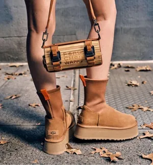UGG Classic Dipper Boot in Chestnut thumbnail 3