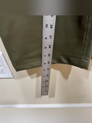 NWT Abercrombie & Fitch ‘90s Relaxed High Rise Vegan Leather Cargo Pants, sz 4 thumbnail 5