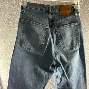 Levi’s Ribcage Straight Ankle in Haters Gonna Hate Wash thumbnail 12