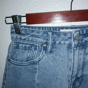 PacSun High Rise 24 Square Pocket Raw Hem Jeans Shorts thumbnail 5