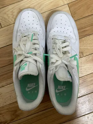 Nike White  Air Force 1 w green *SIZE 8 thumbnail 2