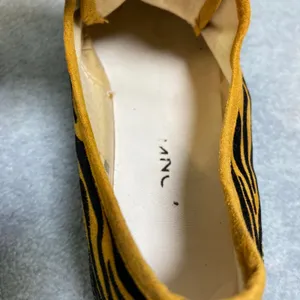 Mango Monki Zebra Print Platform Sneaker‎ Women's Size 9 Yellow Black Animal Lace FLAW thumbnail 8