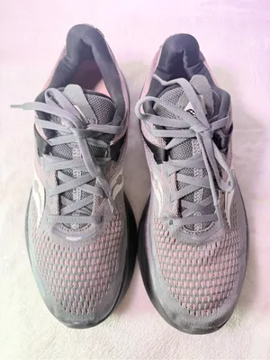 Saucony Women's Grey and Pink PWRRUN+ Running Shoe thumbnail 4