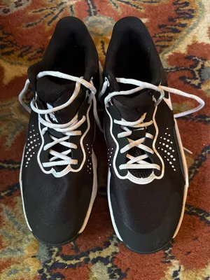 Women’s Nike Elevate Black Basketball Shoes size 10.5 thumbnail 1