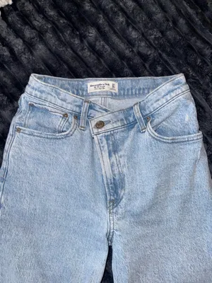 Abercrombie Crossover 90s Straight Jeans thumbnail 4