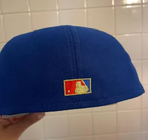 Caps and curls Pittsburg pirates Puerto Rico festival exclusive size 7 brand new sold out autographed with pin thumbnail 7