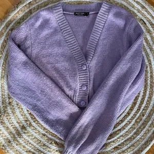 Nasty Gal Knit The Floor V-Neck Cropped Cardigan thumbnail 5