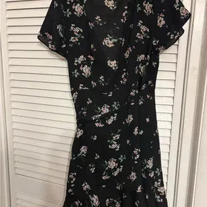 Abercrombie and Fitch floral ruffle wrap dress mini medium thumbnail 5