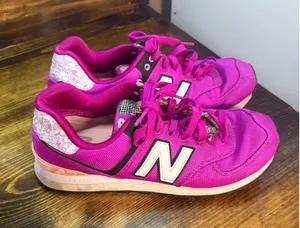 New Balance 574‎ Purple Sneakers Size 8.5 thumbnail 1