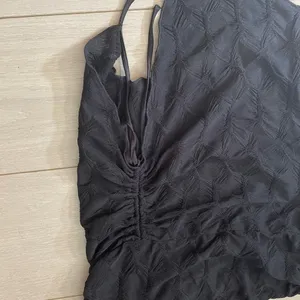 Silence + Noise‎ Asymmetrical Ruched Skirt Black Size L Urban Outfitters Texture thumbnail 2