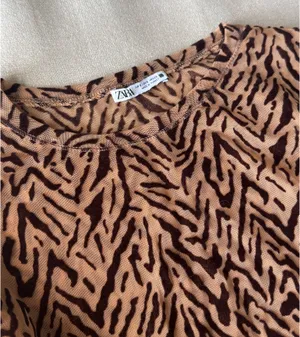 ZARA Zebra Top thumbnail 2