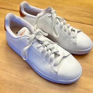 Adidas Advantage White Sneakers Copper Metallic Size 8 GW4845 Cloudfoam thumbnail 3