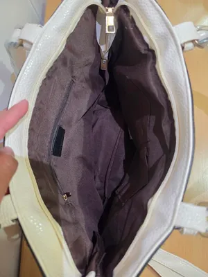 Beautiful white purse thumbnail 4