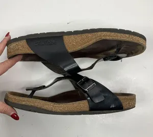 Birkenstock Size 41 10 Gizeh Sandals Birko Flor Patent Shoes Flip Flops T Straps thumbnail 1