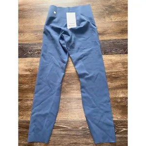 Lululemon Glow Up Tight High Rise 25” Washed Denim Size 8 NWT thumbnail 2