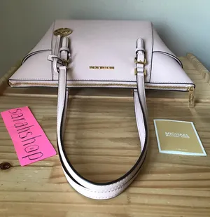 Michael Kors Purse thumbnail 5
