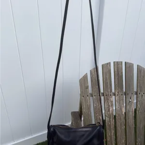 VINTAGE COACH Black Genuine Leather Zipper Satchel Bag Coach 0217-025 RARE V‎ thumbnail 2