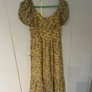 Mimi Chica Yellow Puff Sleeve Sundress thumbnail 2