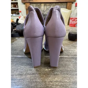 Vero Cuoio Lavender Perforated Peep Toe Heeled Bootie Size‎ 37 US 6.5 thumbnail 5