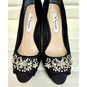 Nina Black Velour Jeweled Peep-Toe Heels Sz7 thumbnail 2