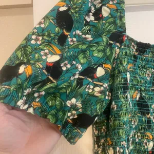 Dolan x Anthropologie Green Left Coast Smocked Puff Sleeved Top Tropical Bird XL thumbnail 11