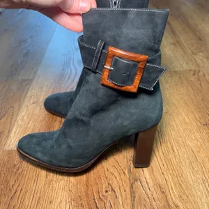 Theory Black Suede Ankle Boots Brown Buckle Stacked Heel Made in Italy Size 7.5 thumbnail 3