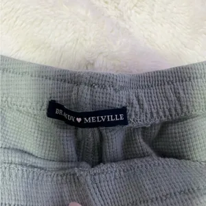 Green brandy Melville shorts thumbnail 3