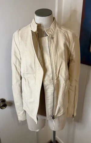 Free People Light Cream Women's Zip-Front Jacket Sz 6 faux Leather thumbnail 1
