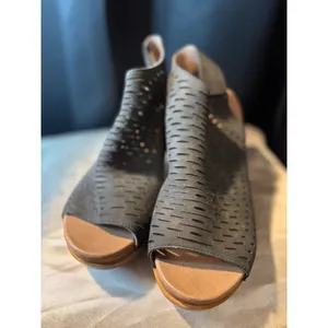 Dansko Joanie Gray Perforated Leather Slingback Platform Sandals Clogs Size 41 thumbnail 9