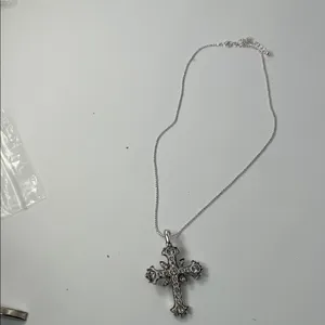 Elegant Silver Cross Pendant Necklace thumbnail 14