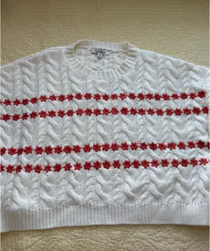 Francesca’s White Cable Knit Sweater with Red Floral Detail – Size Medium thumbnail 3