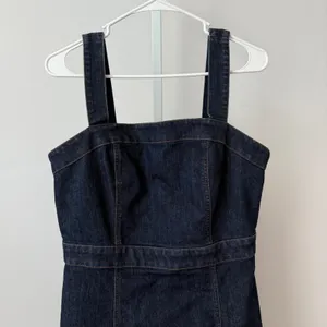 Ann Taylor Factory Dark‎ Wash Denim Pinafore Dress sz 6 Cotton Knee Length thumbnail 2