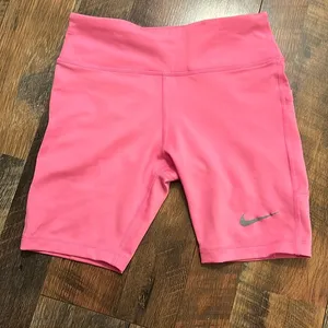 Nike biker shorts with side pockets thumbnail 1