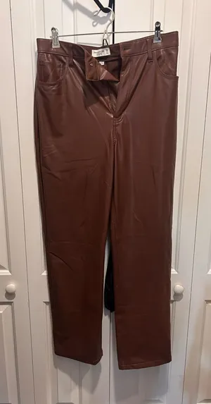 Abercrombie Curve Love 90s Straight High-Rise Faux Leather Pants thumbnail 1
