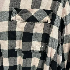 Victoria’s Secret checkered long sleeve pajama top thumbnail 3